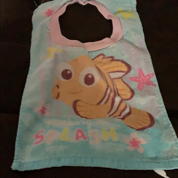 LOT OF BIBS - Picture 4 of 6